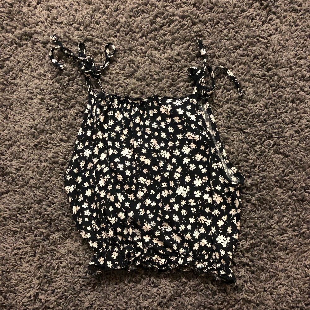 ❌SOLD❌ Brandy Melville floral tank